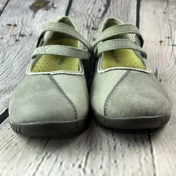 COLUMBIA Gray Suede & Canvas Mary Jane Tech Lite Omni-Grip Hiking Walking Flats - Picture 12 of 17